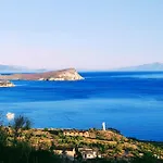 On The Rocks Bed & Breakfast 3*