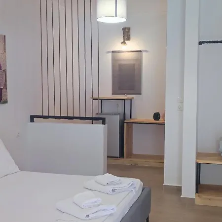 On The Rocks Bed and Breakfast Κηπαρό