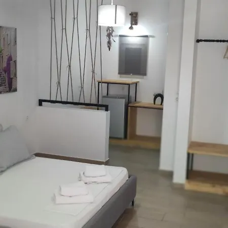 Bed and Breakfast On The Rocks Κηπαρό
