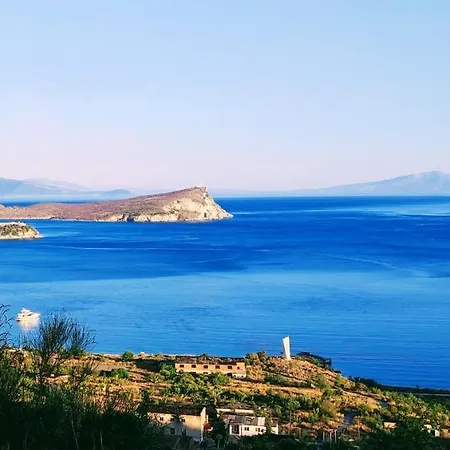 On The Rocks Bed & Breakfast 3*