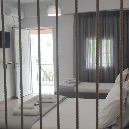 Bed & Breakfast On The Rocks