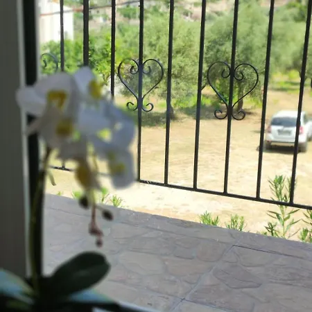 On The Rocks Bed & Breakfast 3*