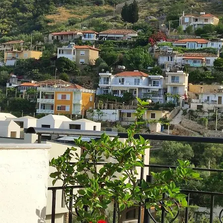 Bed & Breakfast On The Rocks 3*