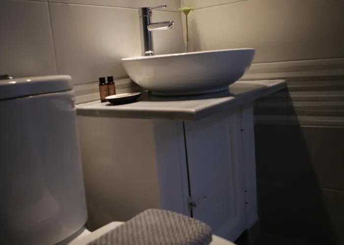 On The Rocks 3* Qeparo