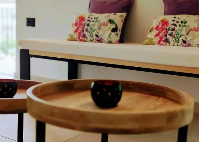 On The Rocks Bed & Breakfast