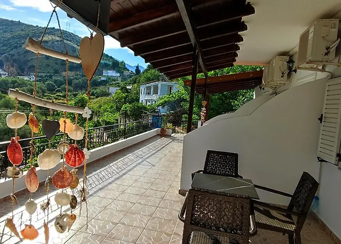 Bed & Breakfast On The Rocks