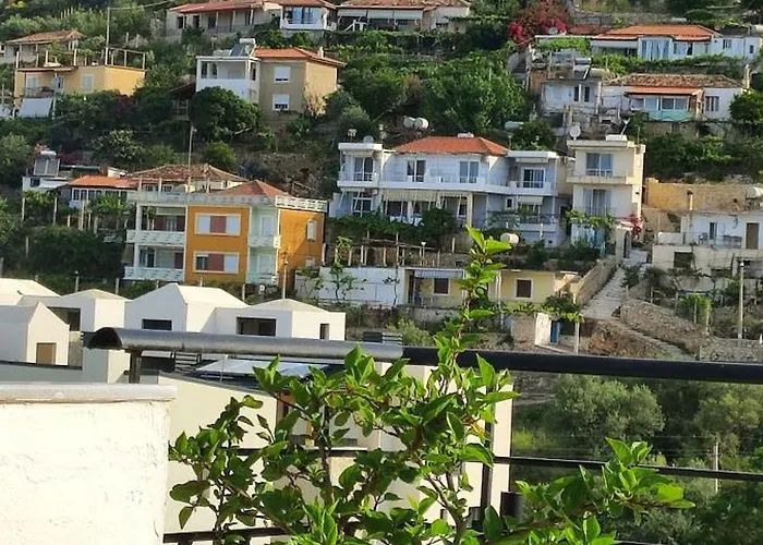 Oda ve Kahvaltı On The Rocks 3*