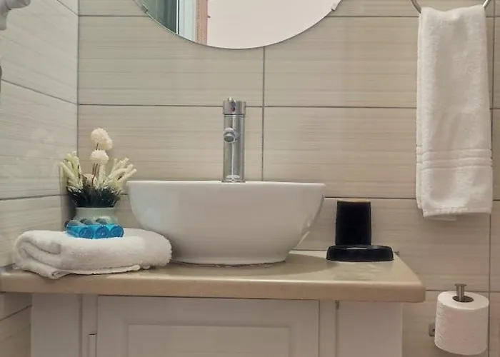 Bed & Breakfast On The Rocks